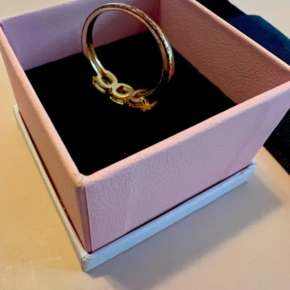 Ring, women’s size 8. Price negotiable. Make your best offer! - Picture 8 of 10